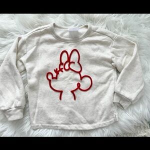 Little girl size 5 Gap Disney Minnie Mouse sweatshirt in great condition